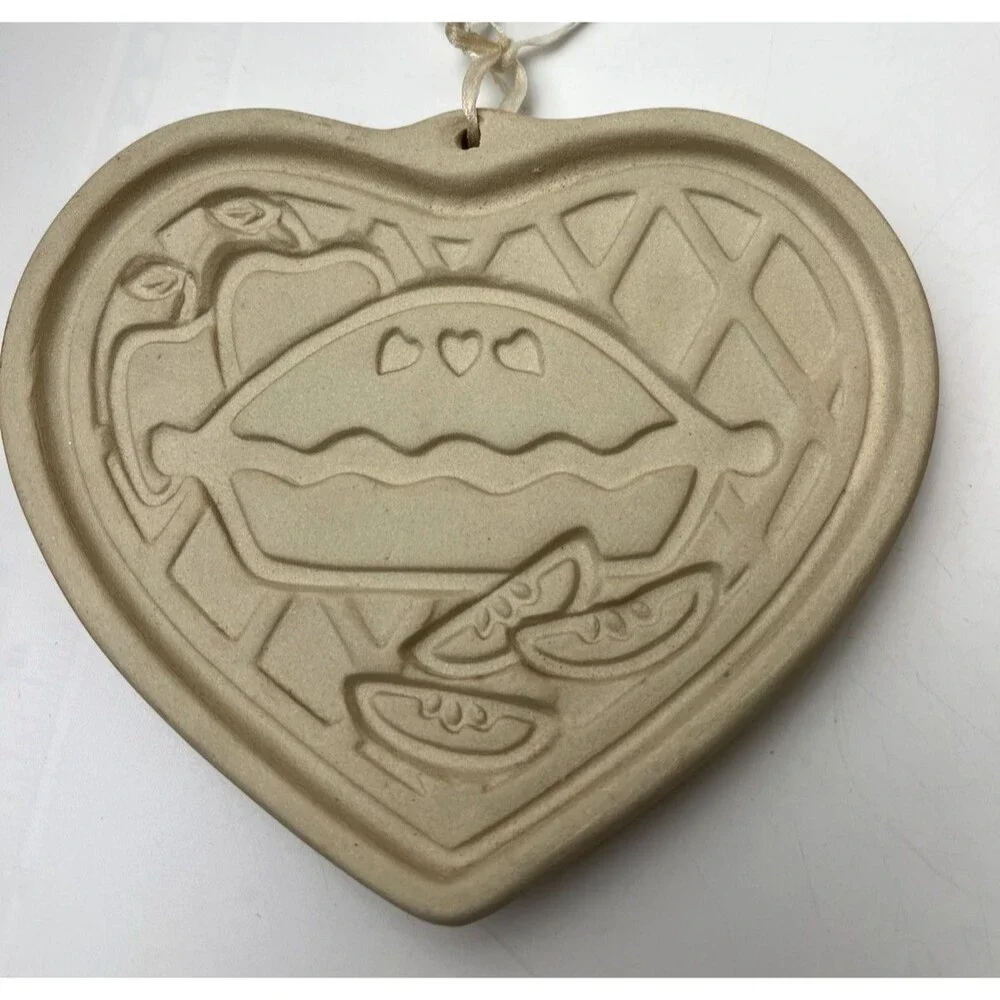 Pampered Chef Welcome Home Heart Stoneware Shortbread Cookie Mold 1998